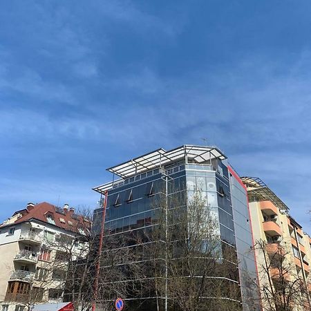 Lilia 3 Self-Check In Apartment With Hot Water Despite Prevention In The Neighborhood, Food And Drink Shop Open Until 10 Pm And Free Parking Area Next Ot 24 Hours Food And Drink Shop And Free Parking Area Sofia Zewnętrze zdjęcie