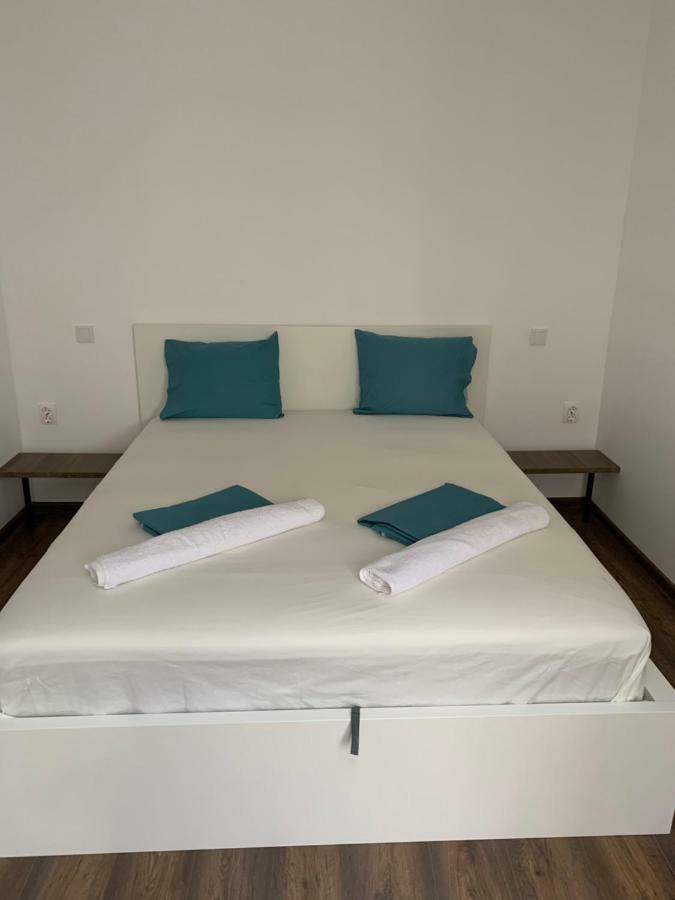 Lilia 3 Self-Check In Apartment With Hot Water Despite Prevention In The Neighborhood, Food And Drink Shop Open Until 10 Pm And Free Parking Area Next Ot 24 Hours Food And Drink Shop And Free Parking Area Sofia Zewnętrze zdjęcie