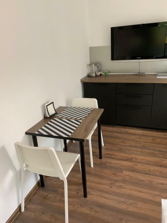 Lilia 3 Self-Check In Apartment With Hot Water Despite Prevention In The Neighborhood, Food And Drink Shop Open Until 10 Pm And Free Parking Area Next Ot 24 Hours Food And Drink Shop And Free Parking Area Sofia Zewnętrze zdjęcie