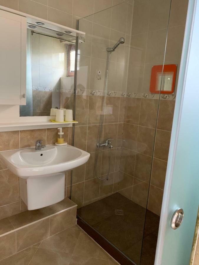 Lilia 3 Self-Check In Apartment With Hot Water Despite Prevention In The Neighborhood, Food And Drink Shop Open Until 10 Pm And Free Parking Area Next Ot 24 Hours Food And Drink Shop And Free Parking Area Sofia Zewnętrze zdjęcie